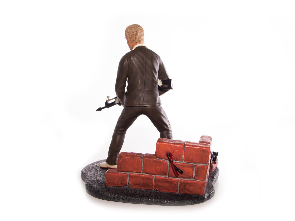 UFO Commander Straker 1:10 Collectible Figure