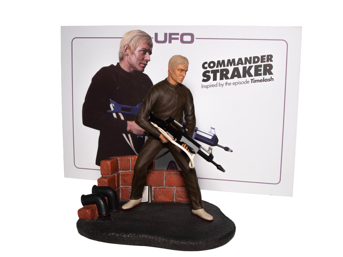 UFO Commander Straker 1:10 Collectible Figure