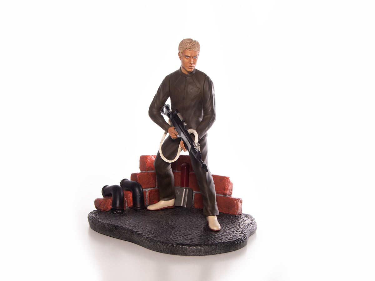 UFO Commander Straker 1:10 Collectible Figure