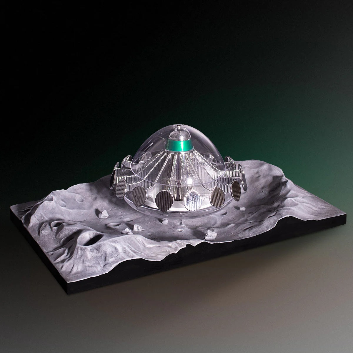 UFO with Lunar Display Base (Master Replicas)