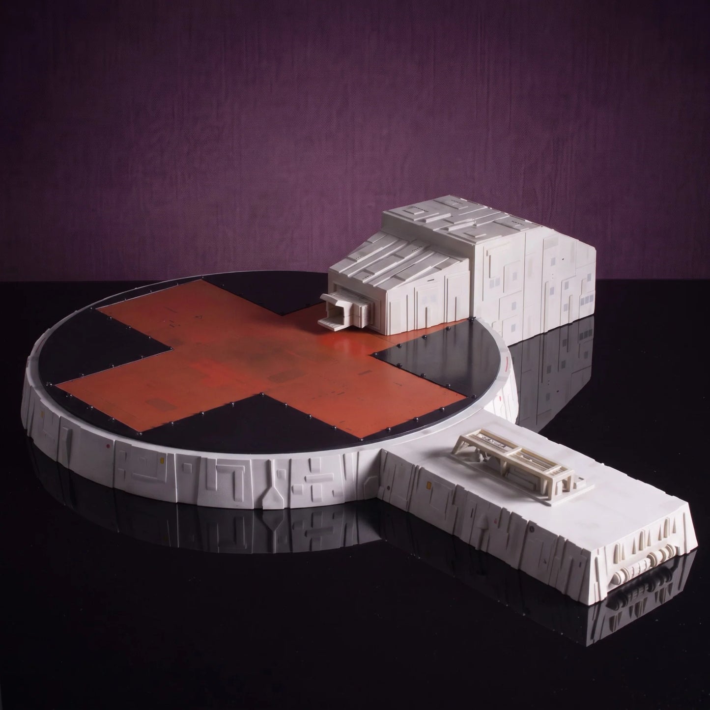 Space 1999: Landing Pad with 5 Inch Eagle Transporter (Master Replicas)