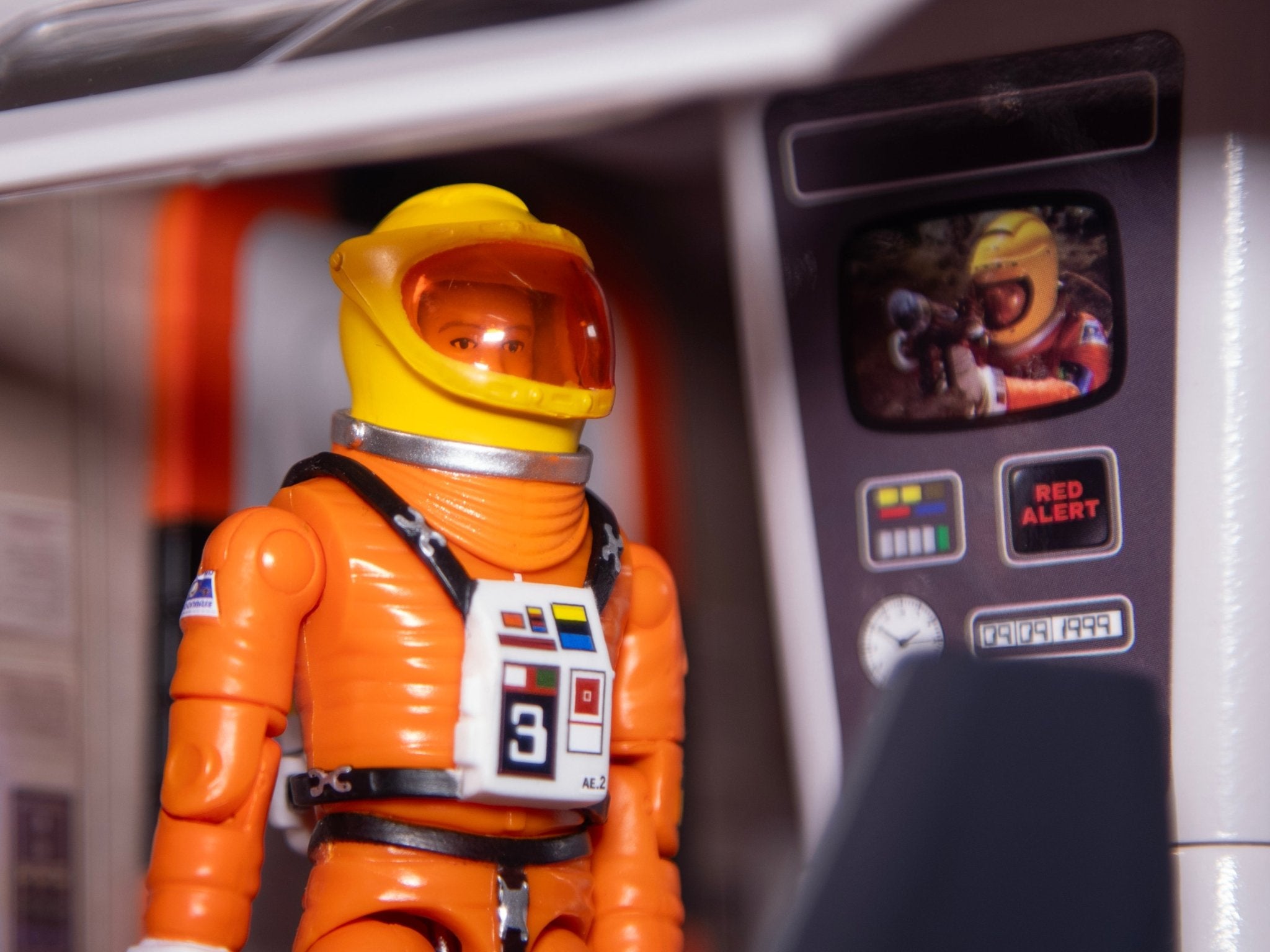 Eagle: 1976 Standard Edition | 36-Inch Space: 1999 Model