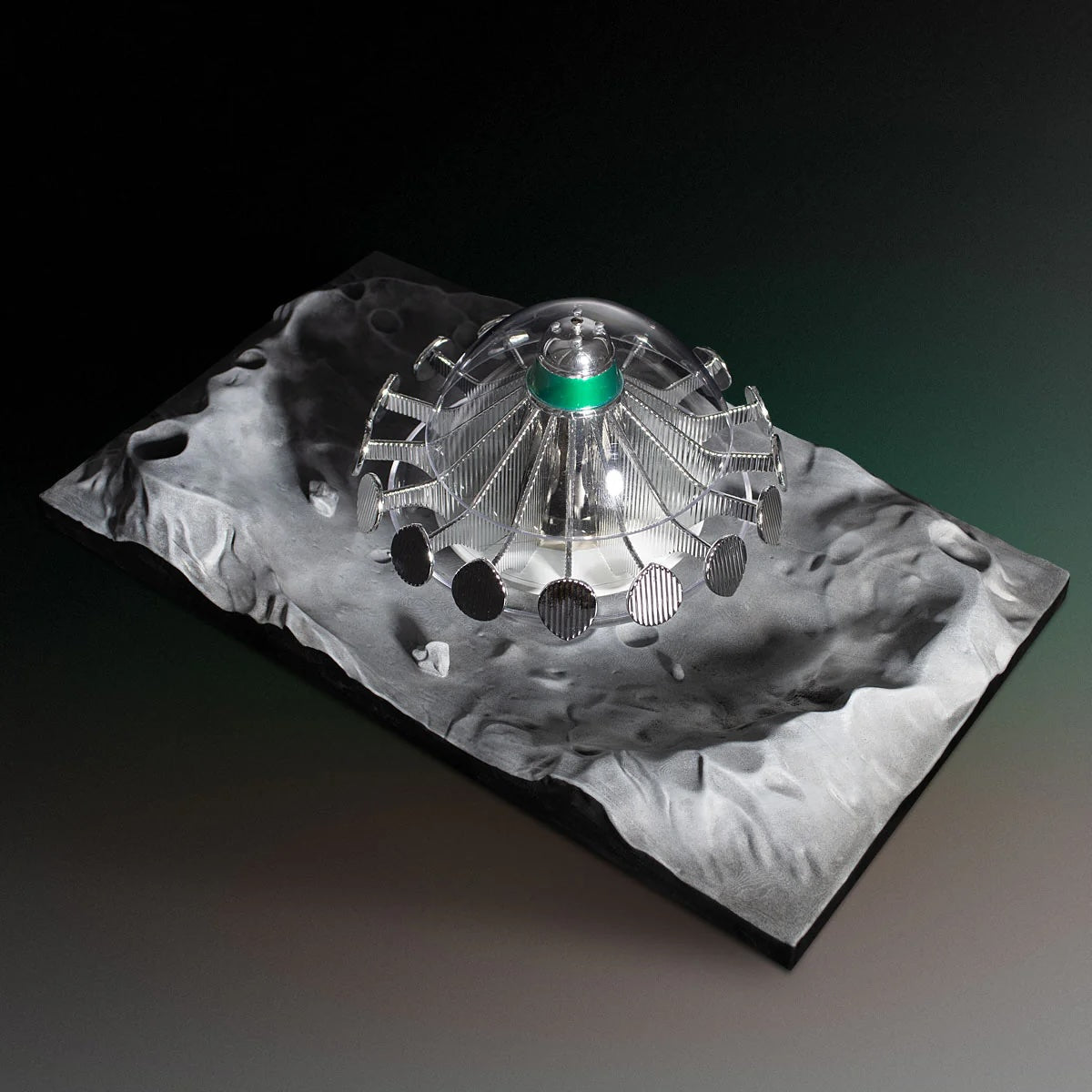 UFO with Lunar Display Base (Master Replicas)