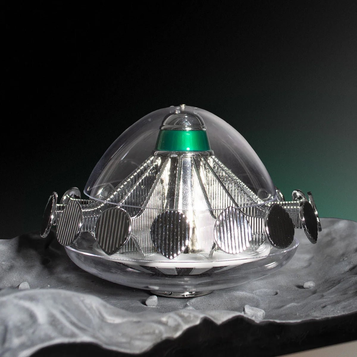 UFO with Lunar Display Base (Master Replicas)